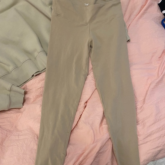 TNA crop leggings and matching TNA sweater - Picture 4 of 4